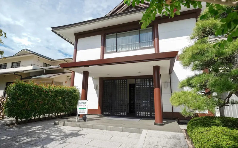 上妙寺慈恩堂の会館の入口