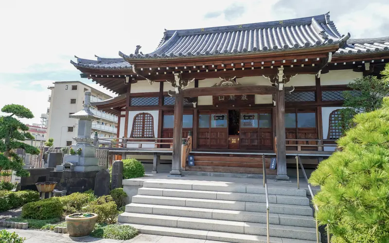 上妙寺慈恩堂の本堂の外観（別角度）