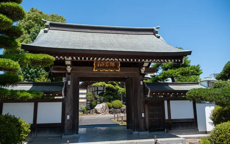 海禅寺の山門