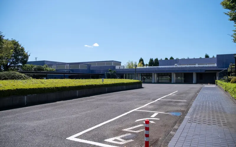 浦和斎場の建物の外観(右寄り)