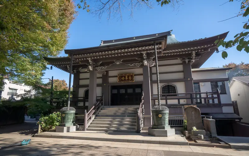 養源寺 白華会館の本堂の外観(左から)