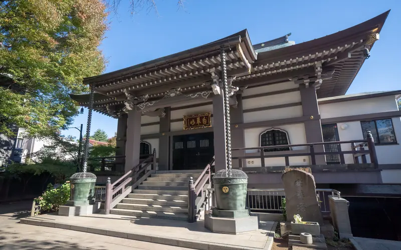 養源寺 白華会館の本堂の外観(右から)