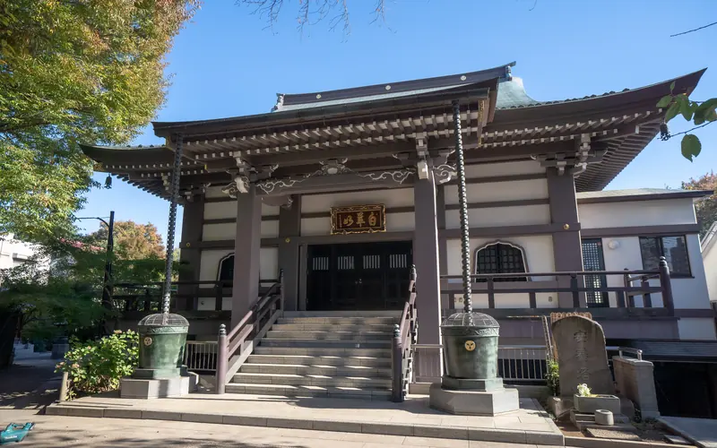 養源寺 白華会館の本堂の外観(正面・引き)