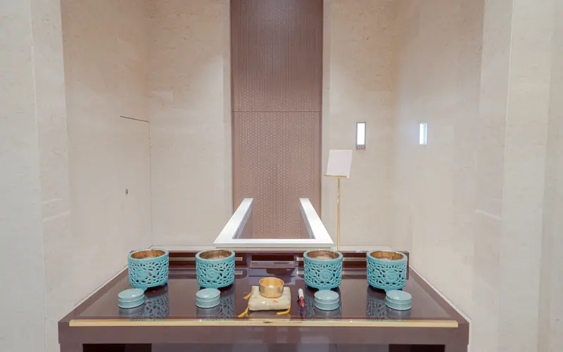 四ツ木斎場の焼香台(正面)