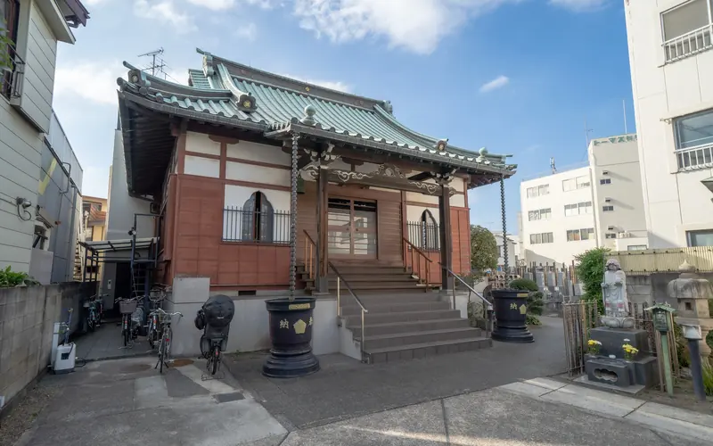 善福院密厳堂会館の本堂(正面)
