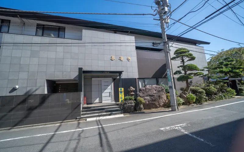 善慶寺ホール常照殿の建物の外観(正面)